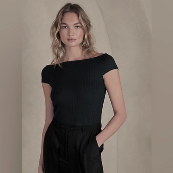 Banana Republic Tops - Banana Republic Chantel Off-Shoulder Top